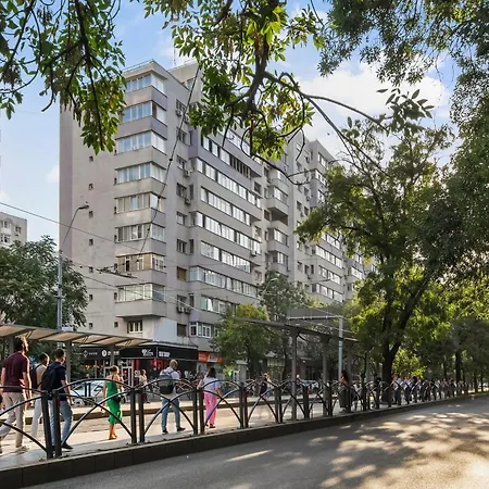 Ingrid Piata Victoriei * Bucharest